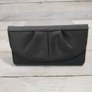 Travelon RFID Gray Magenta Snap MultiPocket Clutch Wallet (7.5"l x 4.5"w)